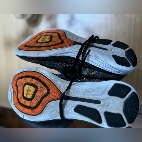 Nike Sneakers - Picture 3 of 4